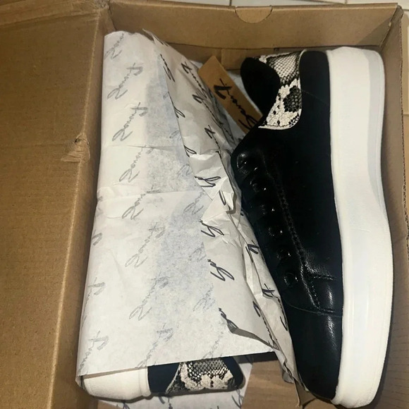 Seven7 Women shoes Size 8 new in box - Picture 2 of 2